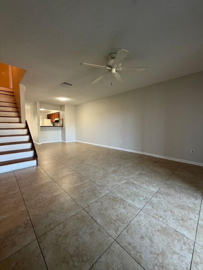 Building Photo - Townhouse in Countryside