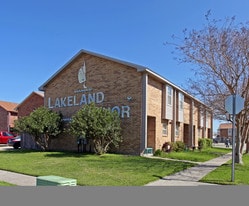Building Photo - Lakeland Manor