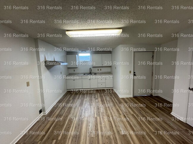 Building Photo - 1101 Hoch