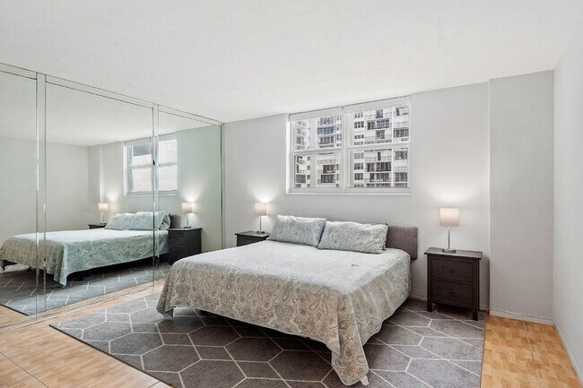 Building Photo - 4250 Galt Ocean Dr