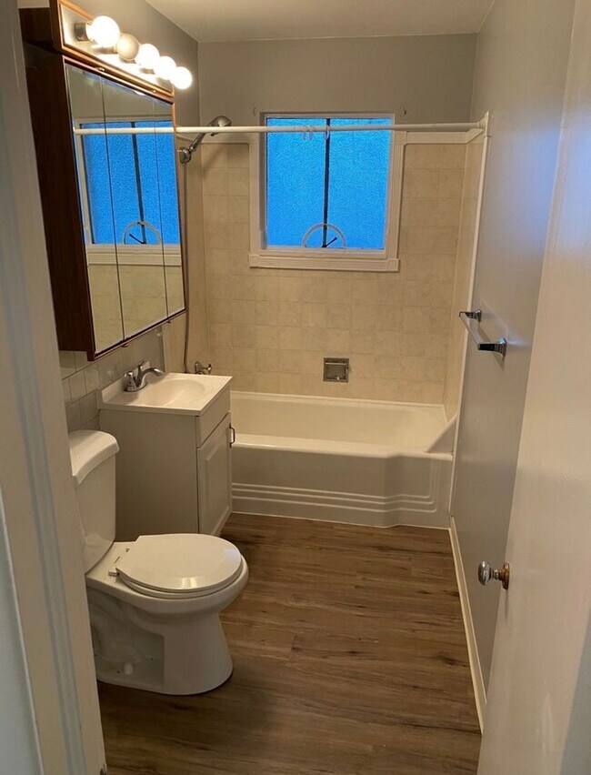 Building Photo - KF2