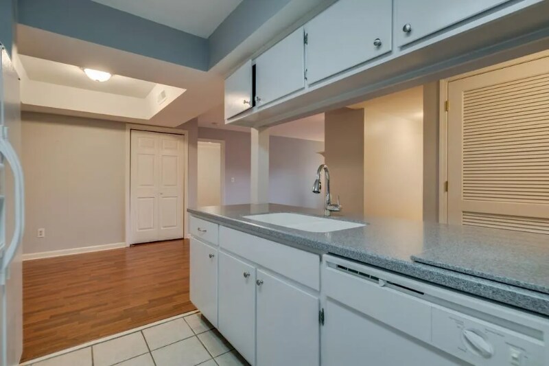 Building Photo - 262 Hillsboro Pl