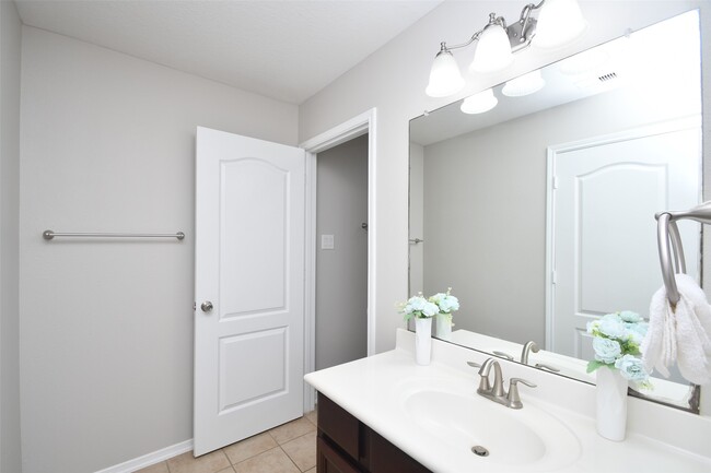 Building Photo - 6027 Opal Crest Ln
