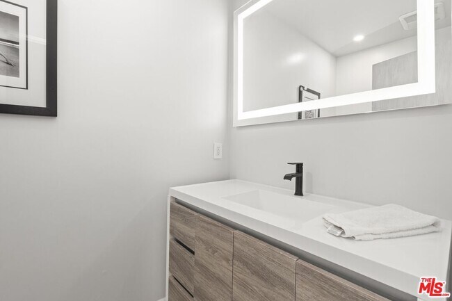 Building Photo - 2526 Cordelia Rd