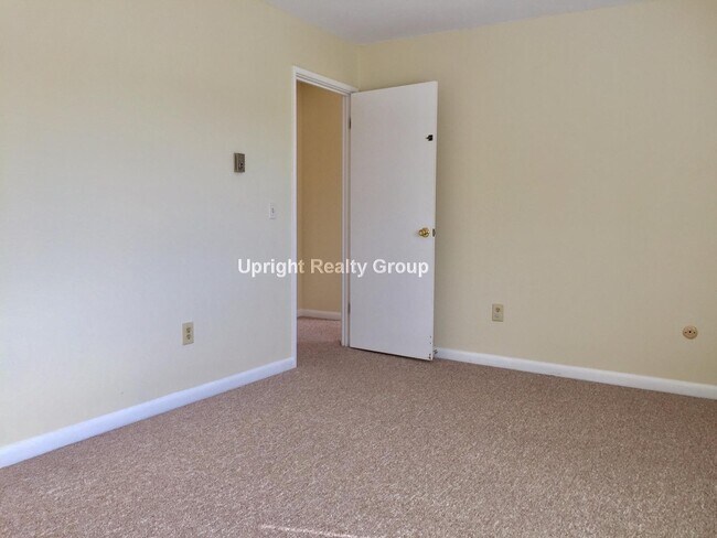 Building Photo - 64-66 Mayflower Ave. Unit 7