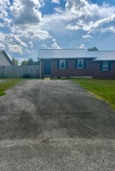 Building Photo - 104 Lauderdale Dr
