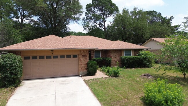 Building Photo - 1607 Wisteria St