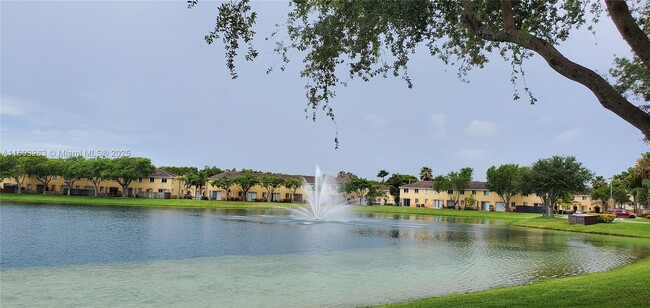 Building Photo - 2717 SE 15th Pl