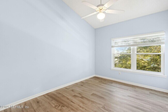 Building Photo - 1601 Nectarine St