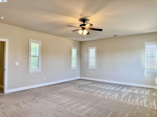 Building Photo - 7875 Kennard Ln