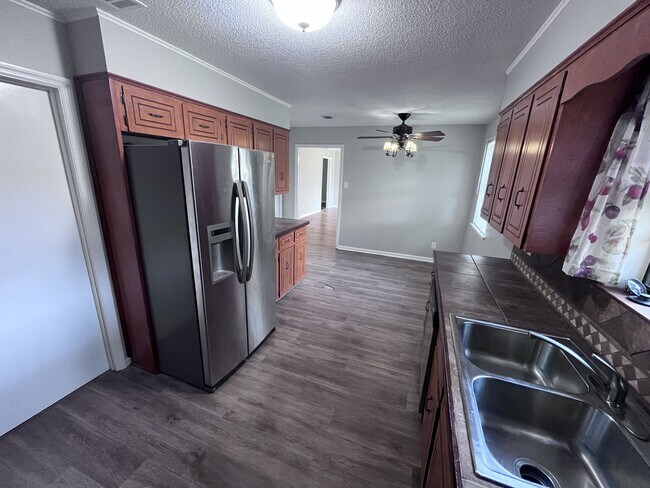 Building Photo - 215 Berkshire Cir