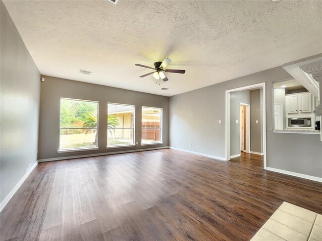 Building Photo - 2546 Acadiana Ln
