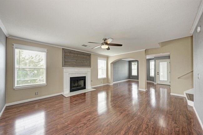 Building Photo - 903 Estate Dr