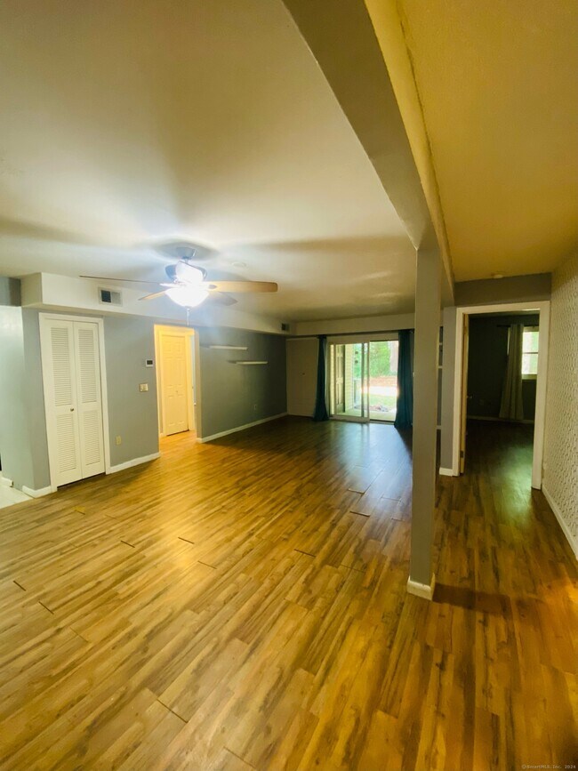 Building Photo - 507 Twin Circle Dr