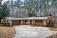 Building Photo - 2468 Ridgeway Dr