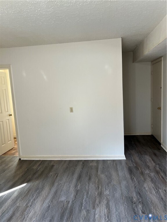 Building Photo - 2356 Dellrose Dr