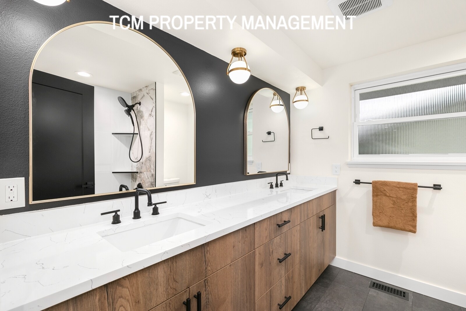 Building Photo - 1121 E Guiberson St