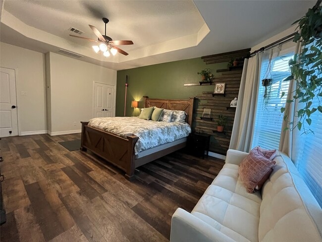 Building Photo - 31903 Dunham Lake Dr