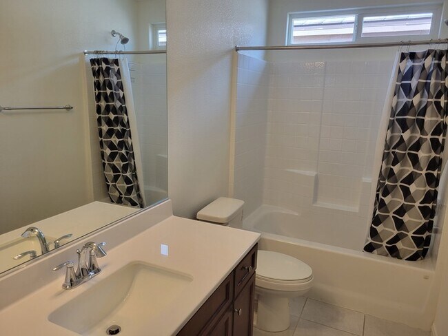 Building Photo - Newer 3 bedroom home in Treville Subdivision!