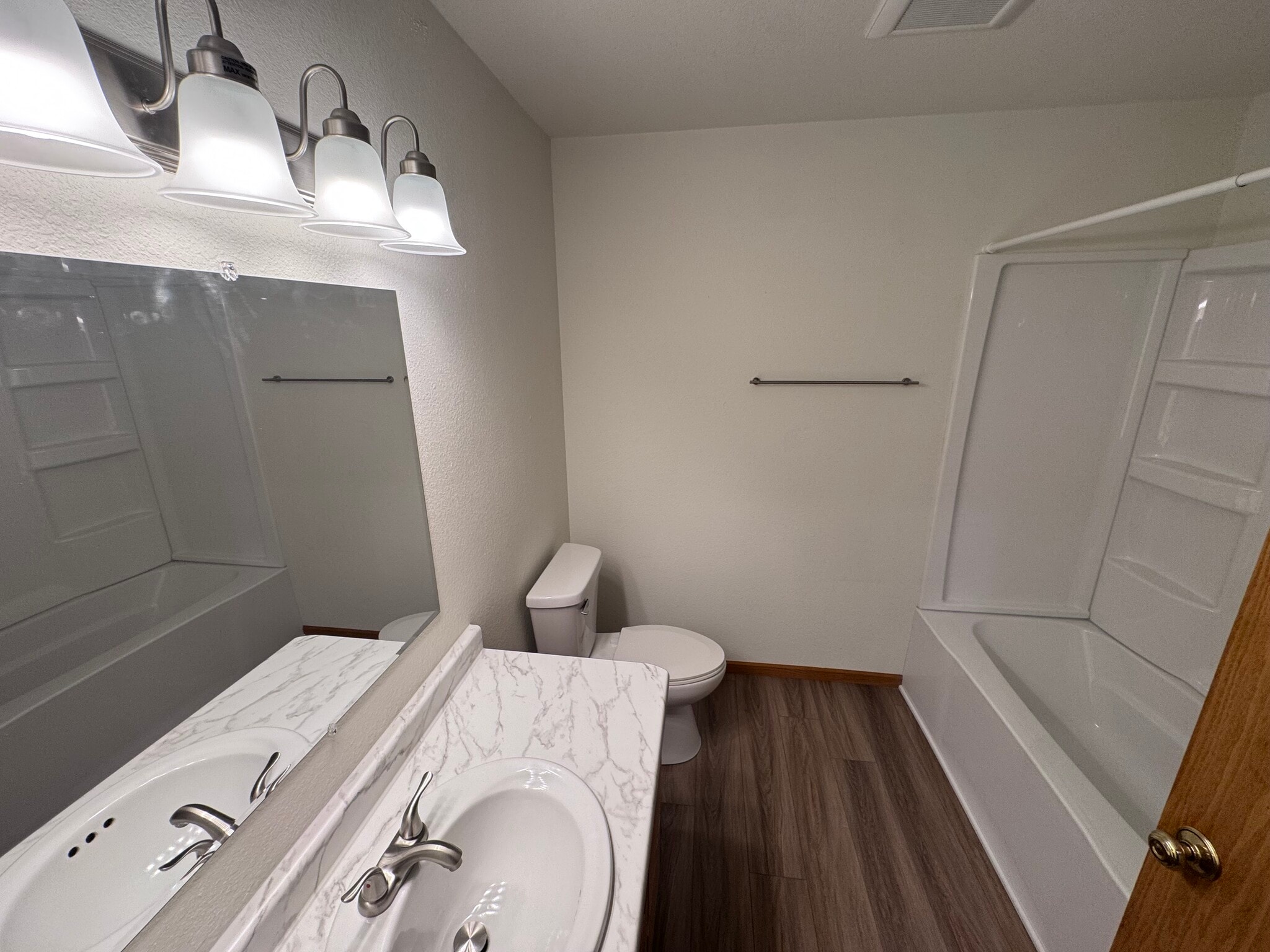 Building Photo - 627 E Pine St