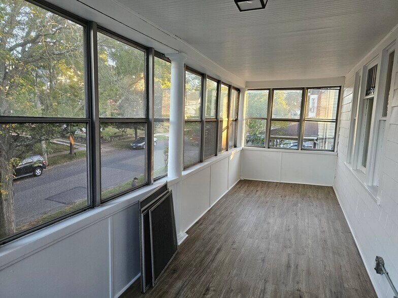 Building Photo - 217 S Whittlesey Ave