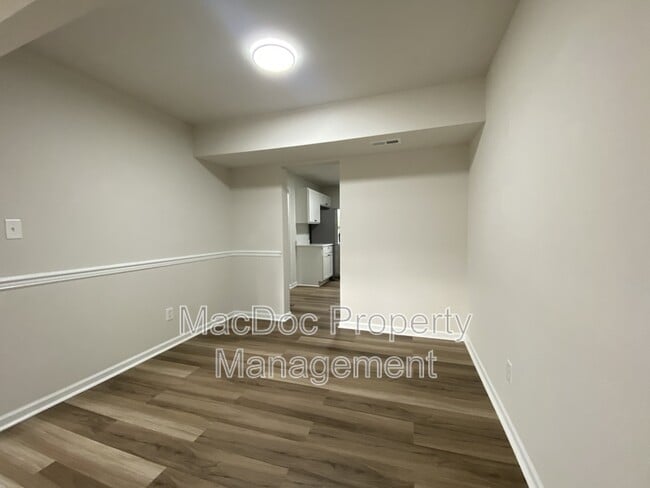 Building Photo - 9 Farrell Ln