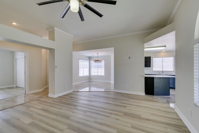 Building Photo - 434 Viewmont Dr