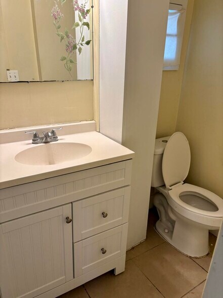 Building Photo - 234 Greenwich Ave