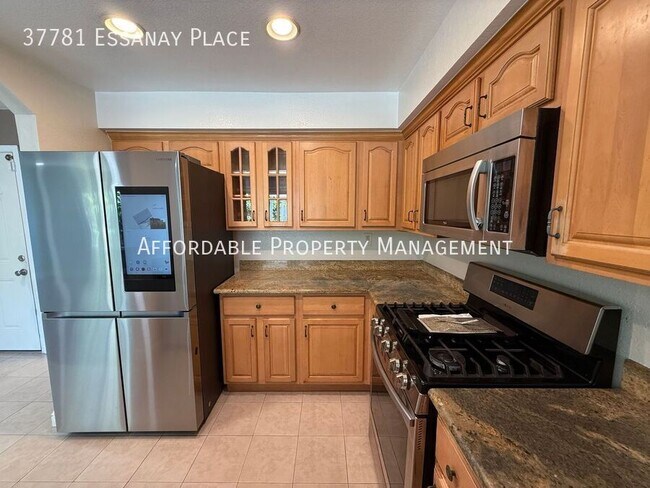 Building Photo - 37781 Essanay Pl