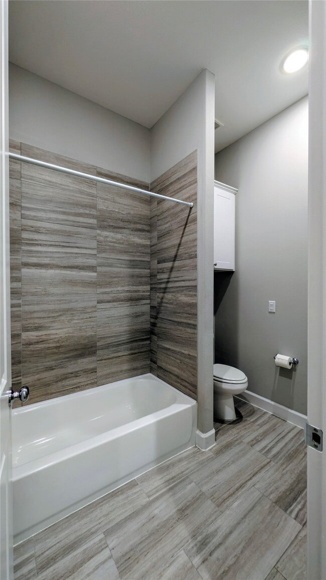 Building Photo - 5116 Pine Reach Dr