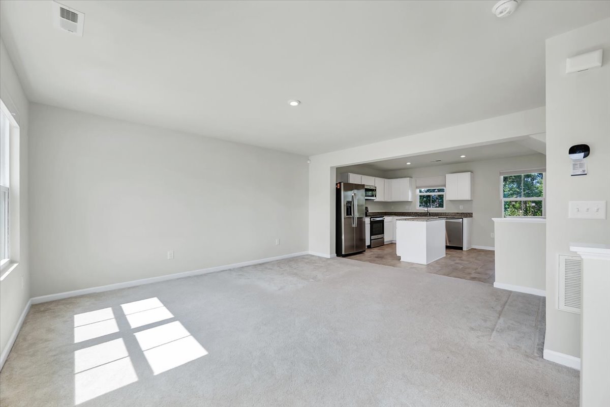 Building Photo - 5941 River Landing Dr