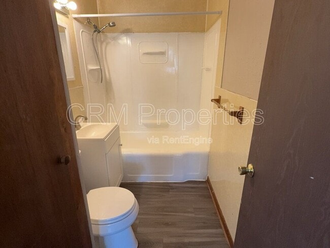 Building Photo - 1007 E North St