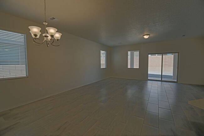 Building Photo - 2590 Camino Plata Loop NE