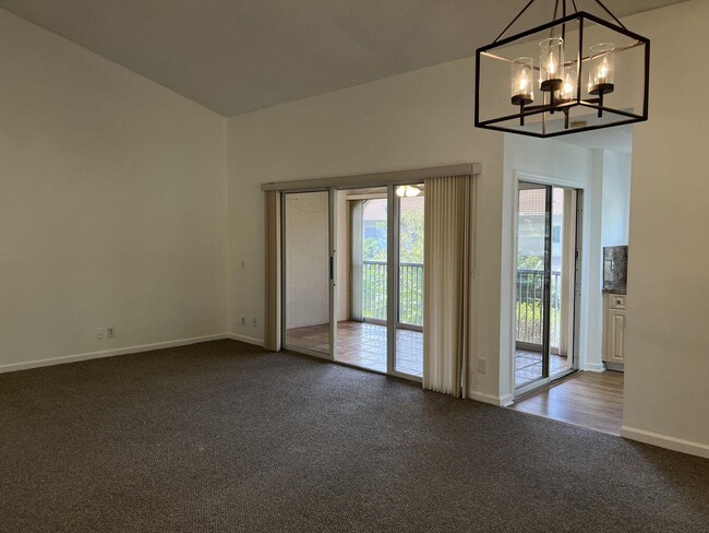 Building Photo - 6622 Via Regina