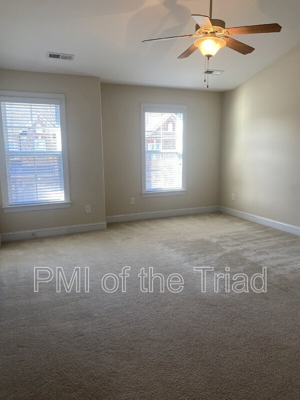 Building Photo - 1078 Richmond Park Dr