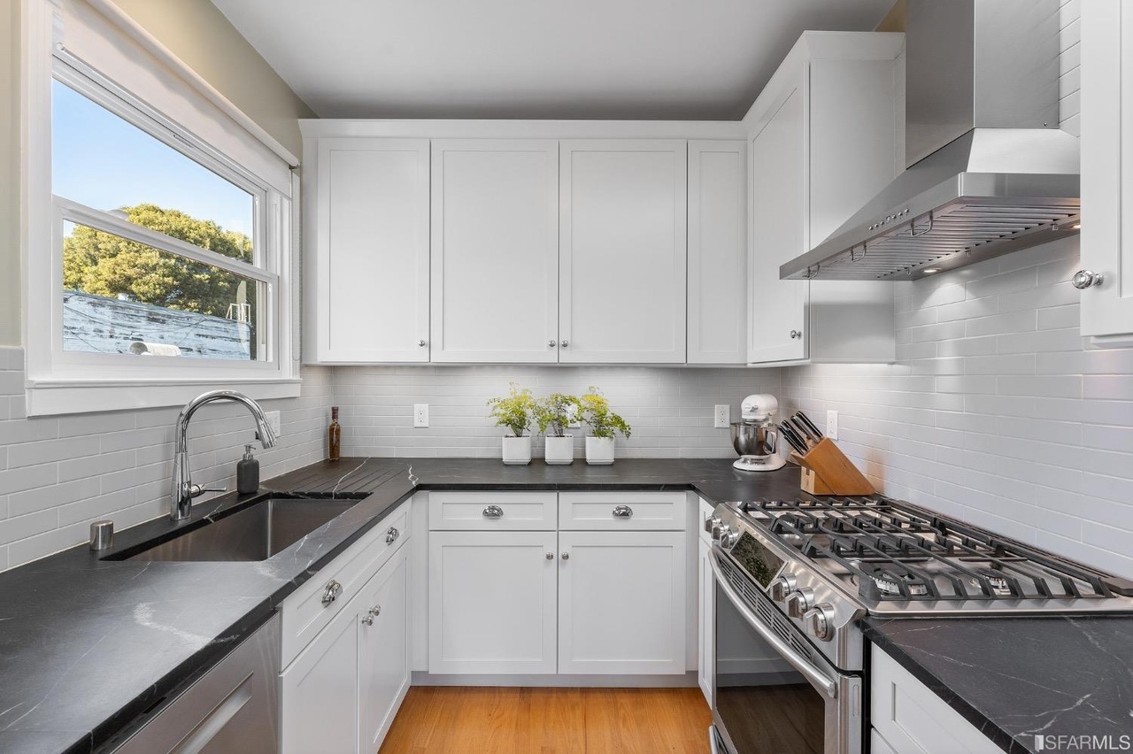 Building Photo - 40 28th St