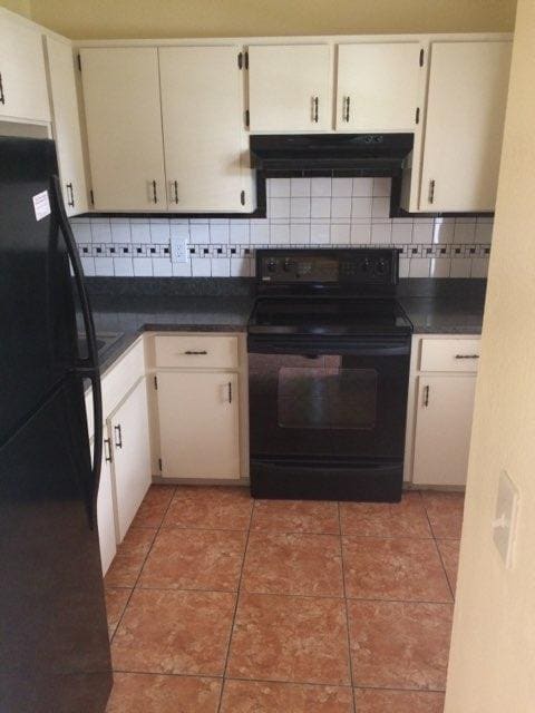 Building Photo - Two Bedroom Two Bath Duplex!