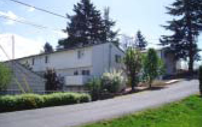 Alternate Building View 2 - 2 Parkrose 4 Plexes