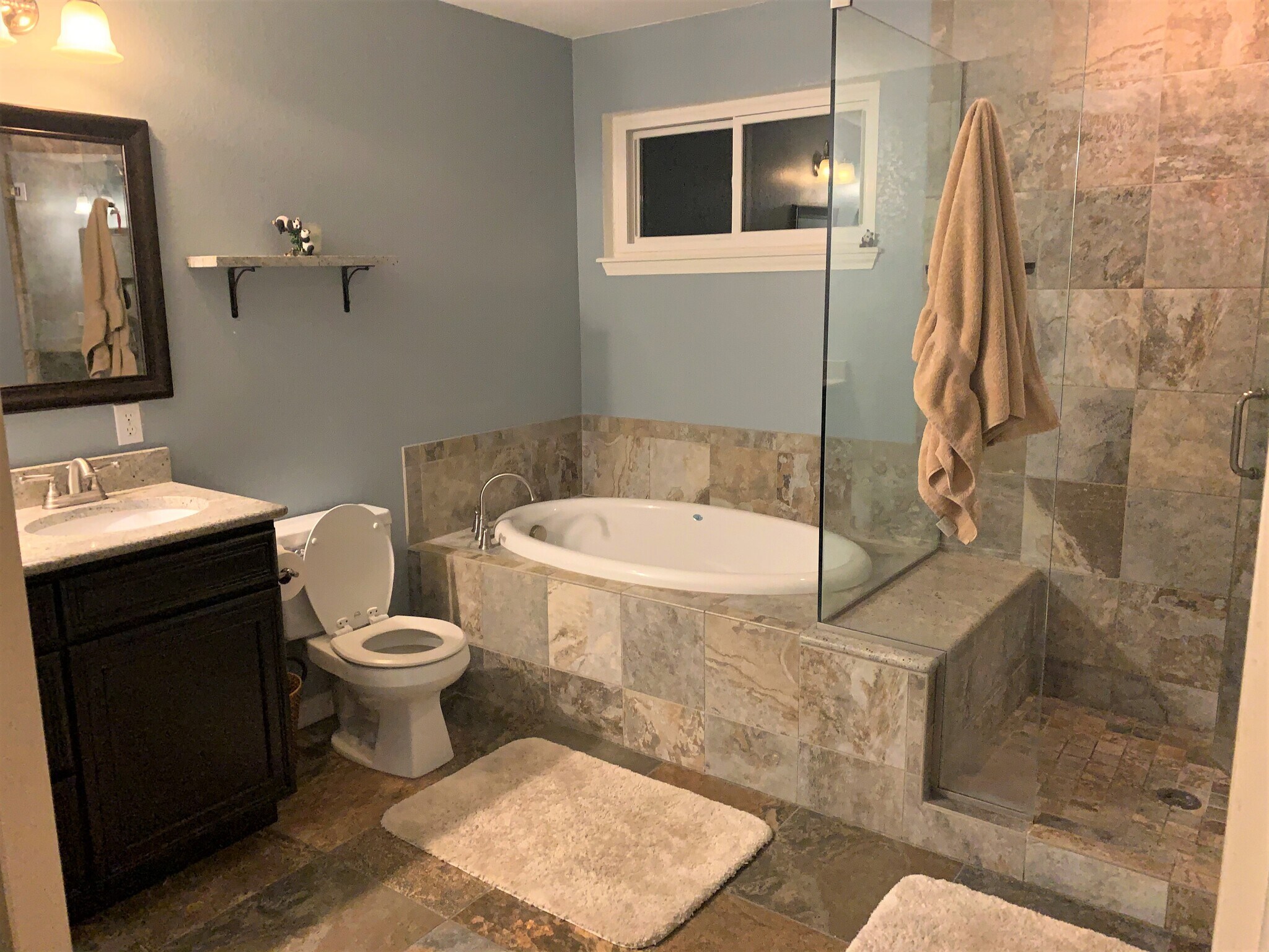 Master Bathroom - Jetta Tub keeps baths at the right temperature - 5736 S. Garland Way