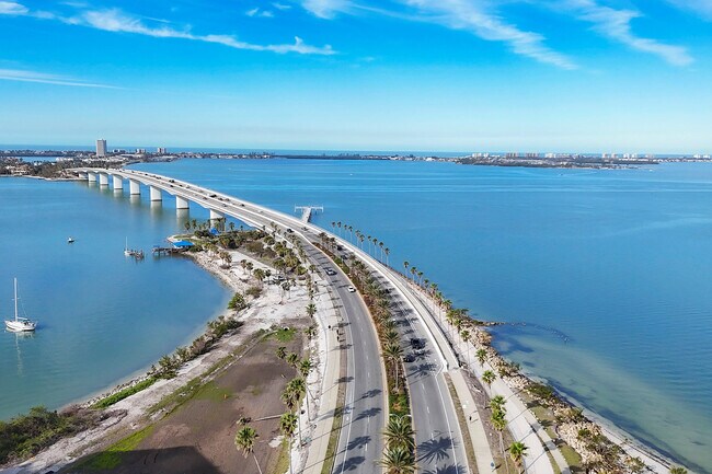 Building Photo - 1155 N Gulfstream Ave