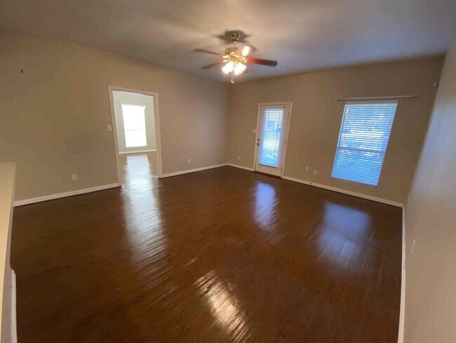 Building Photo - 300-306 East Main Street