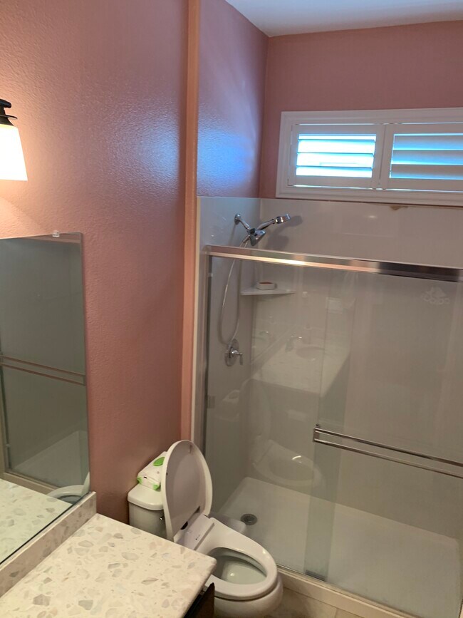 Full bath - 2270 Valentano Dr