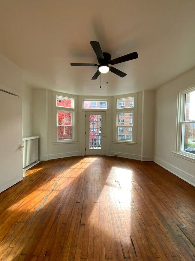 Building Photo - 113 E Lemon St
