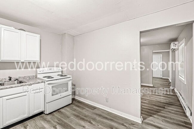 Building Photo - 972 Edgemont Ave