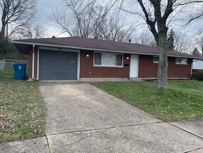 Primary Photo - Updated 3 bed/2 bath in Huber Heights