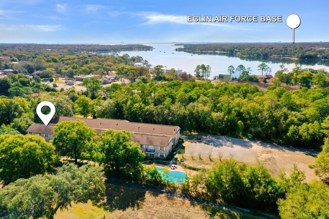 Building Photo - 115 Country Club Dr