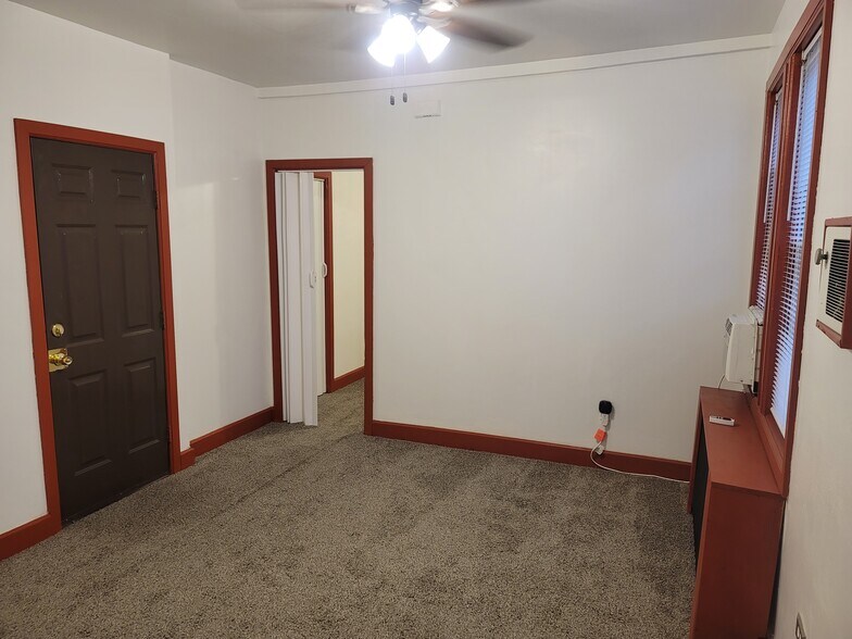 Building Photo - 1622 Bainbridge St