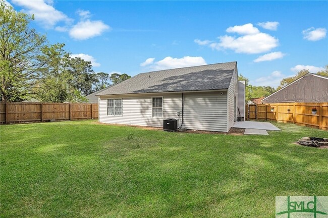 Building Photo - 20 Quail Forest Dr