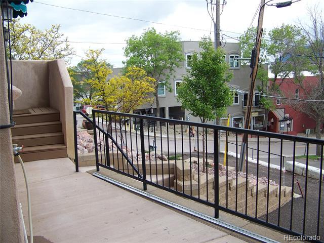 Building Photo - 2605 W Pikes Peak Ave