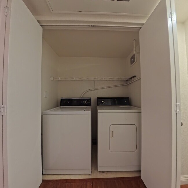 Building Photo - 2nd Level Specious One Bedroom Condo at Copper Sands!